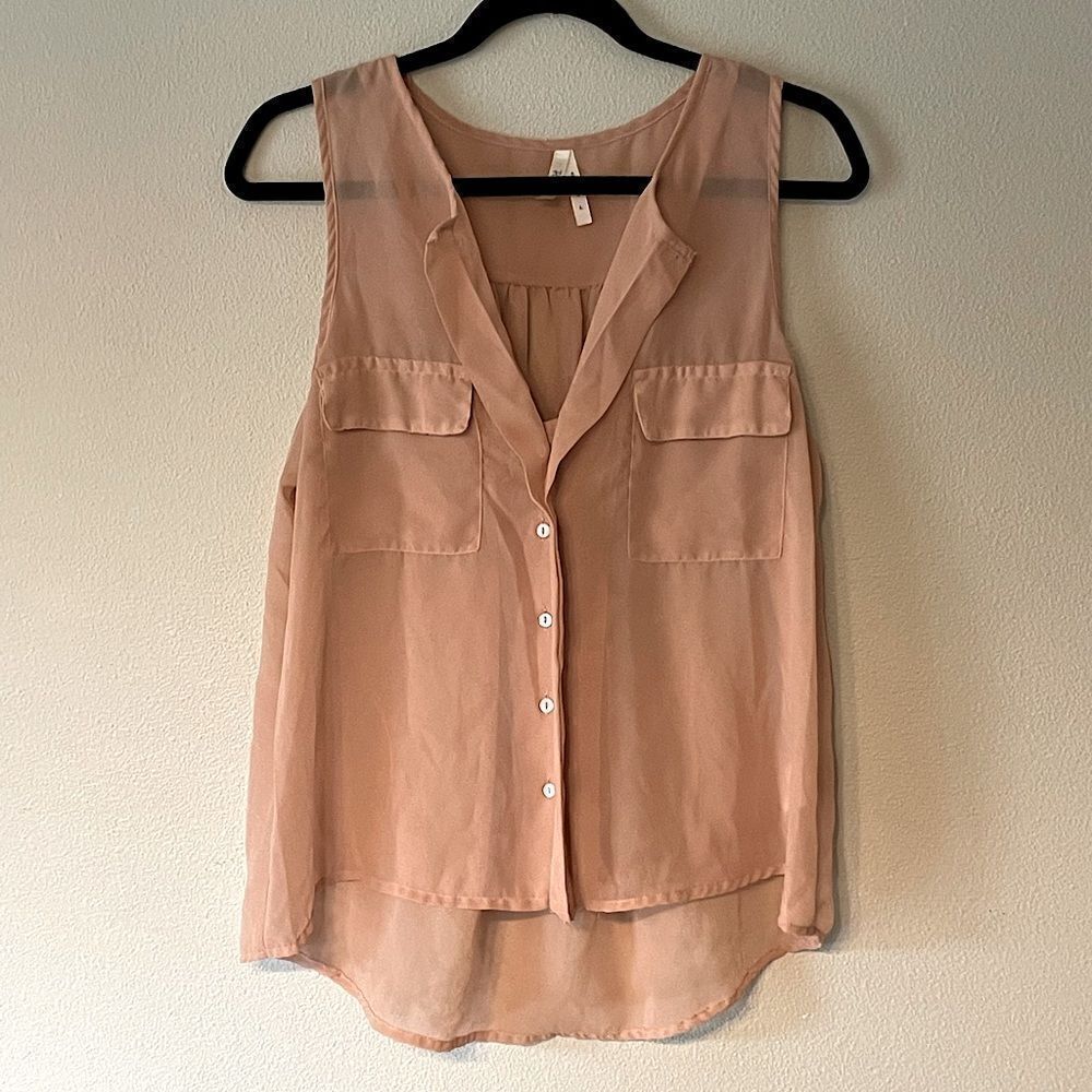 Truth, Women’s, Light-Peach, Lined, Sleeveless Blouse. Size Large.